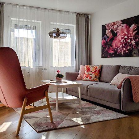 Cozy Apartment With Parking Garage Near Outlet Metzingen  Ngoại thất bức ảnh