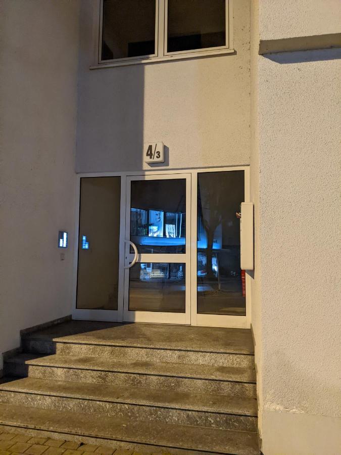 Cozy Apartment With Parking Garage Near Outlet Metzingen  Ngoại thất bức ảnh